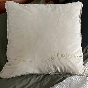 Decorative pillow
